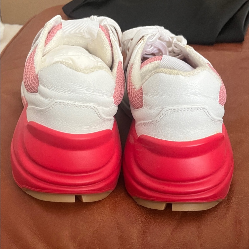 Gucci White Sneakers with Red and Black Accents - Picture 4 of 11